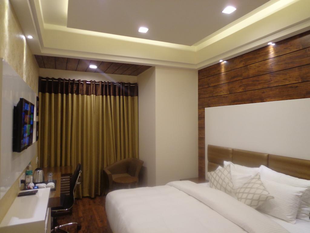 Hotel Taj Princess - Boutique Hotel Delhi  Extérieur photo